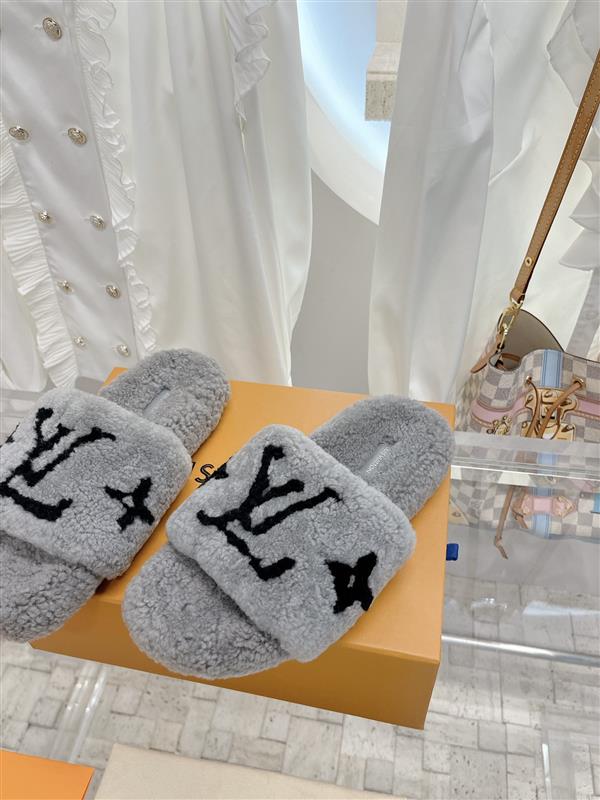 2025126103526745 230